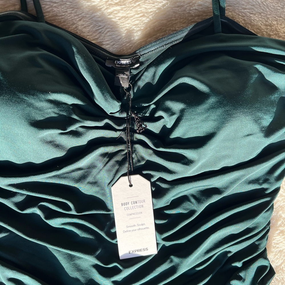 Elegant Green EXPRESS BODY CONTOUR Women's Top - Picture 6 of 6